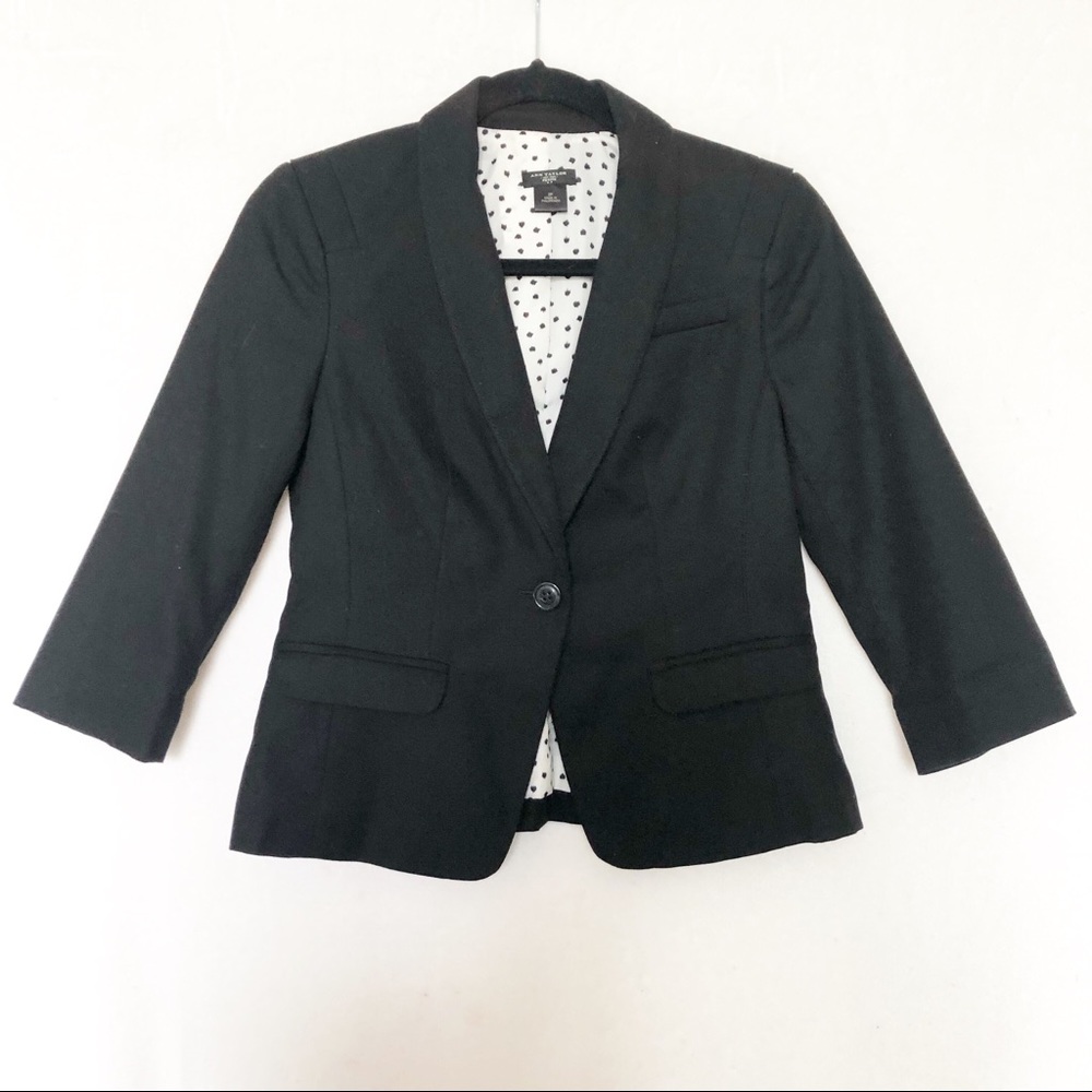 Ann Taylor Cropped Career wear Blazer. Size 2P